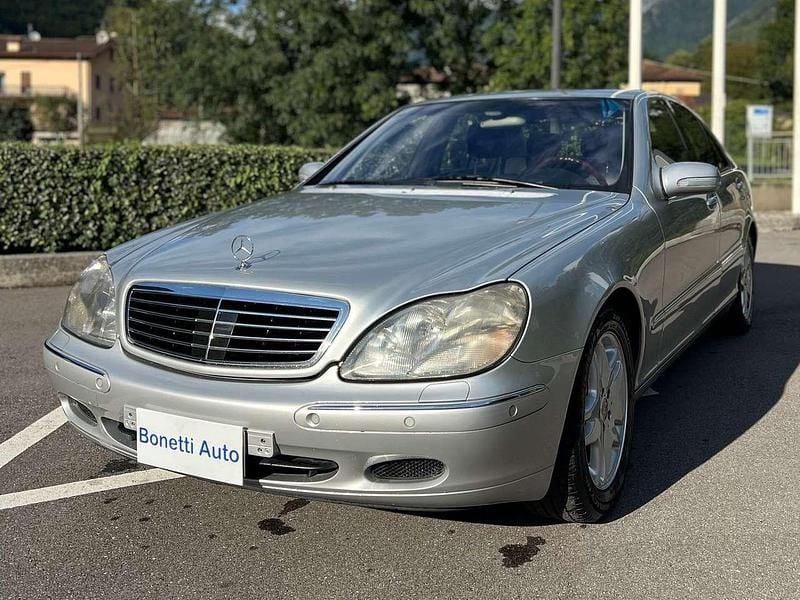 Usata Mercedes S500 299 CV (219 kW) 2000 Argento Berlina