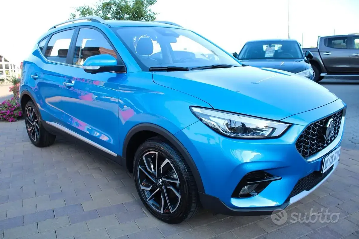 Usata MG ZS Luxury 106 CV (77 kW) 2024 Bluazzurro SUV