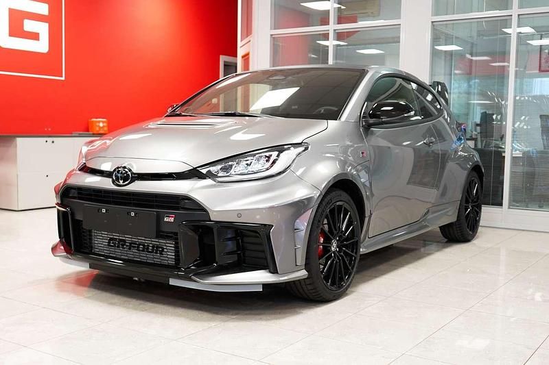 Nuova Toyota Yaris Aero 280 CV (205 kW) 2026 Precious metal Utilitaria