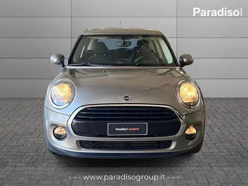 Usata Mini Cooper D 116 CV (85 kW) 2019 Beige Utilitaria