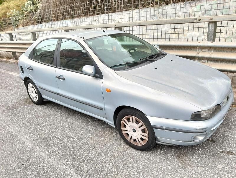 Usata Fiat Brava 105 CV (77 kW) 2001 Grigio Utilitaria