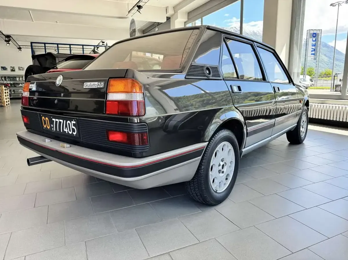 Usata Alfa Romeo Giulietta 170 CV (125 kW) 1984 Nero Berlina