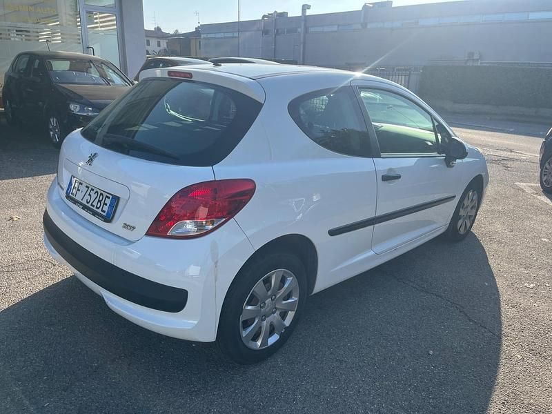 Usata Peugeot 207 67 CV (49 kW) 2011 Bianco