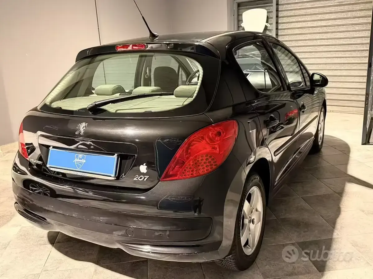 Usata Peugeot 207 68 CV (50 kW) 2007 Nero Berlina