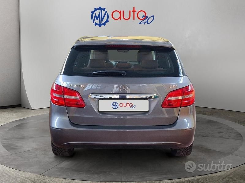 Usata Mercedes B200 Executive 136 CV (100 kW) 2015 Grigio Monovolume