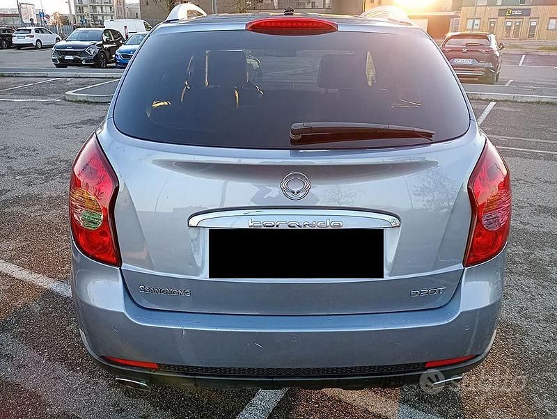 Usata Ssangyong (KGM) Korando 175 CV (128 kW) 2014 Grigio SUV