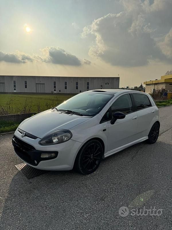 Usata Fiat Punto Evo 90 CV (66 kW) 2010 Grigio Utilitaria