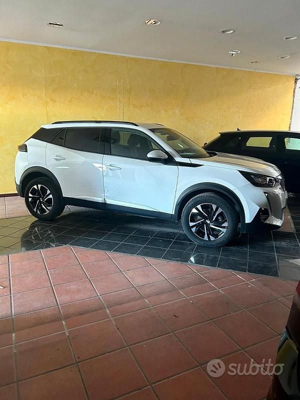Usata Peugeot 2008 130 CV (95 kW) 2021 Bianco SUV