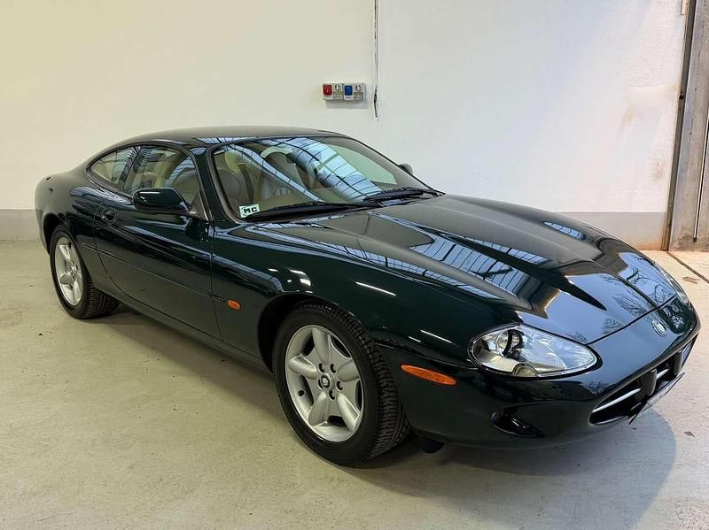 Usata Jaguar XK8 284 CV (208 kW) 1997 Verde Coupé