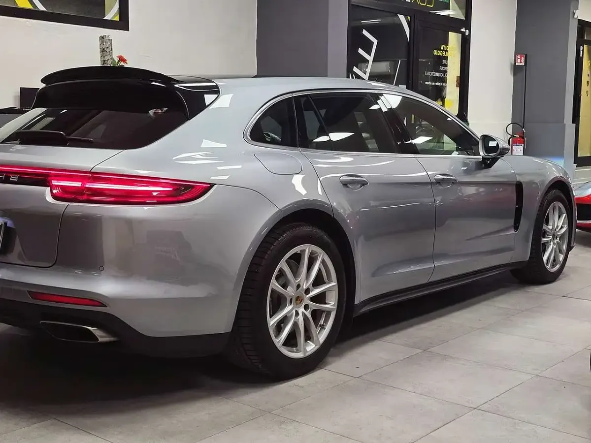 Usata Porsche Panamera 4 Sport Turismo Sport Turismo 330 CV (242 kW) 2018 Argento dolomite metallizzato Station wagon