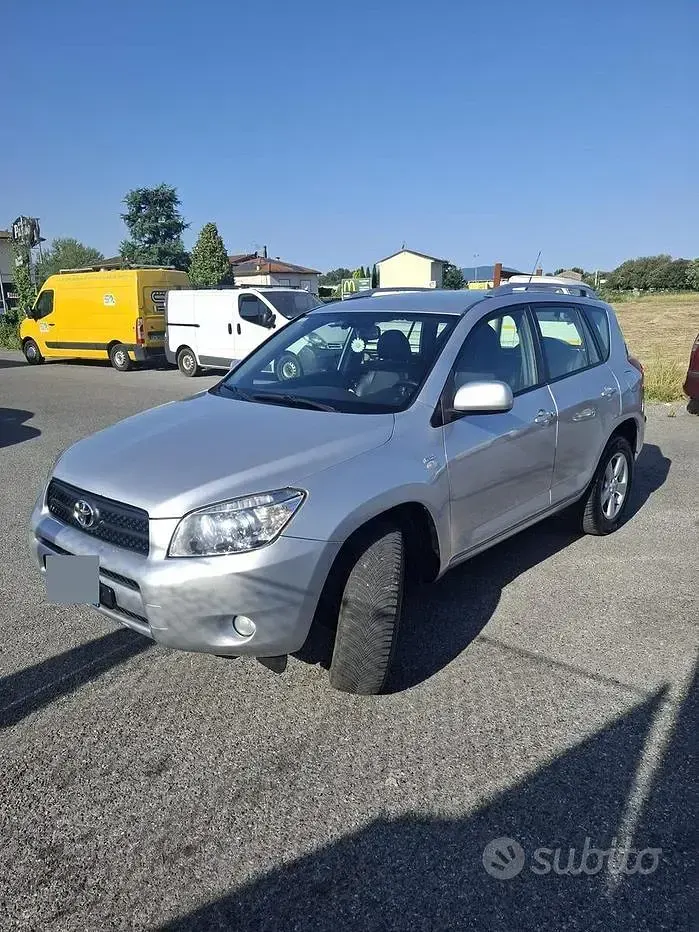 Usata Toyota RAV4 128 CV (94 kW) 2007 SUV