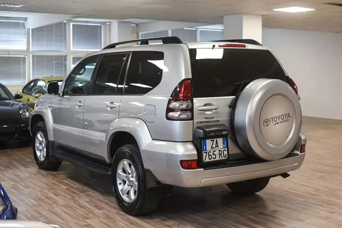 Usata Toyota Land Cruiser Sol 172 CV (126 kW) 2007 Argento SUV