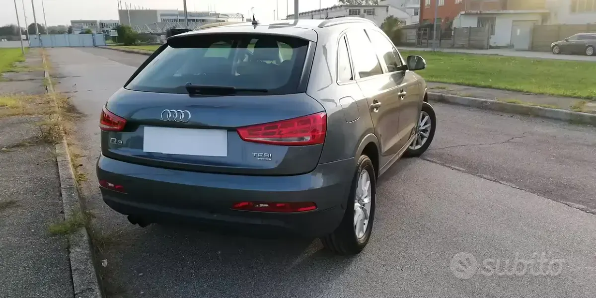 Usata Audi Q3 170 CV (125 kW) 2012 Grigio SUV