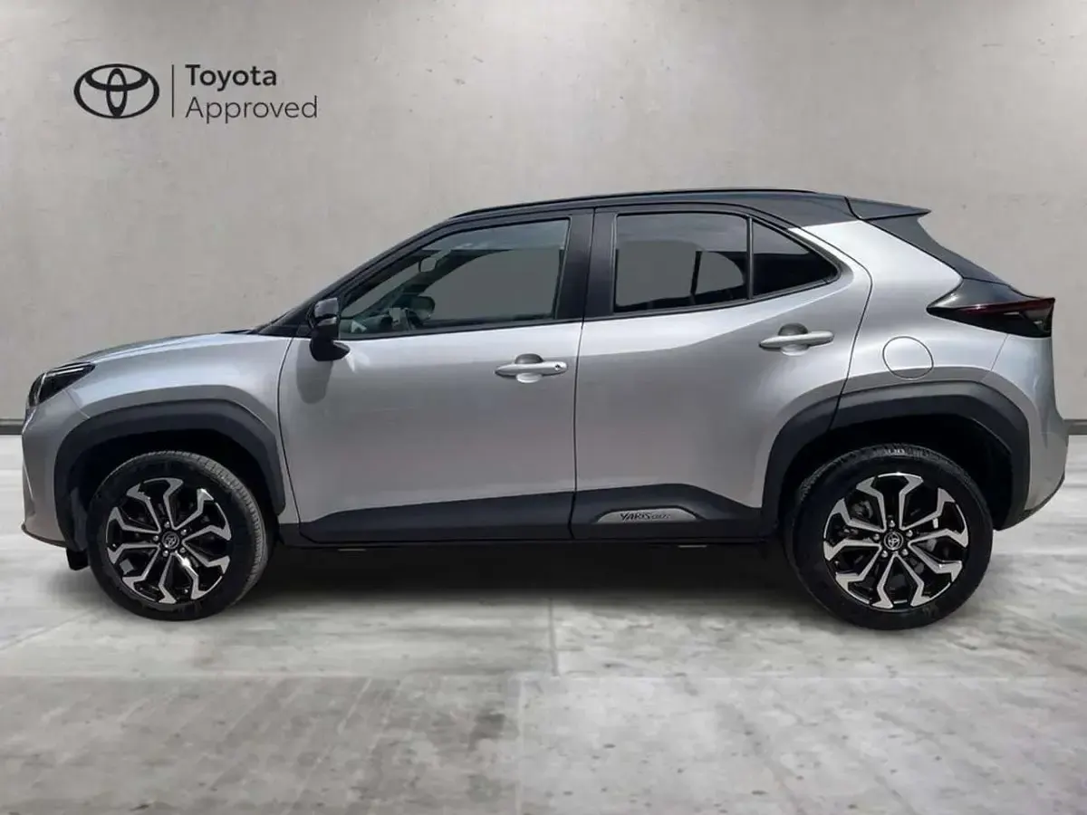 Usata Toyota Yaris Cross Trend 116 CV (85 kW) 2022 Grigio SUV