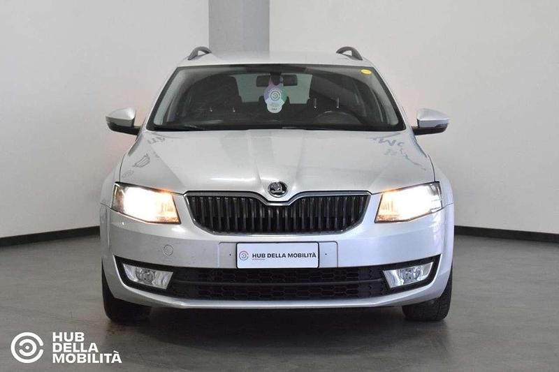 Usata Skoda Octavia G-TEC Active 110 CV (80 kW) 2015 Argento Station wagon