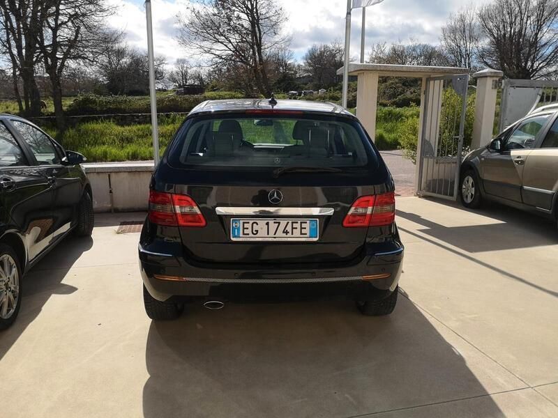 Usata Mercedes B200 Executive 140 CV (102 kW) 2011 Nero Utilitaria