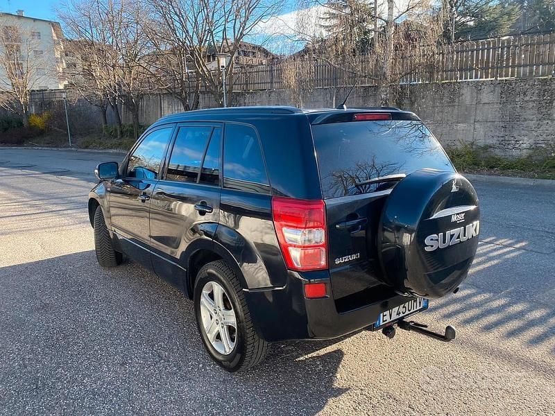 Usata Suzuki Grand Vitara 129 CV (94 kW) 2010 Nero SUV