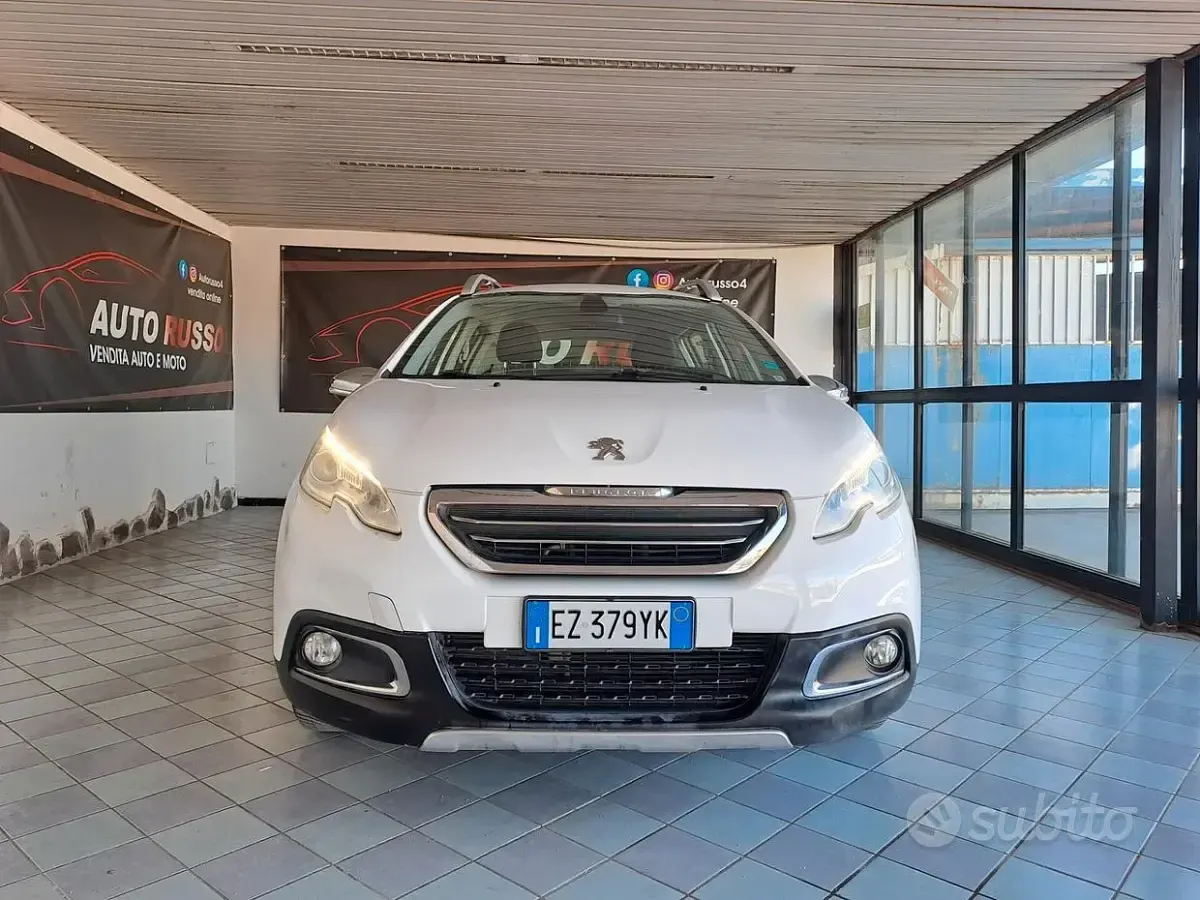 Usata Peugeot 2008 Allure 82 CV (60 kW) 2015 Bianco SUV