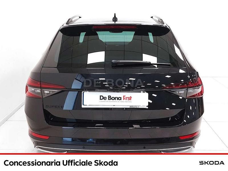 Usata Skoda Superb SportLine 150 CV (110 kW) 2023 Nero Station wagon