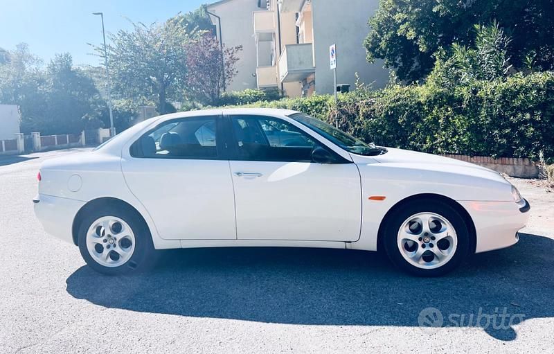 Usata Alfa Romeo 156 116 CV (85 kW) 2001 Bianco Berlina