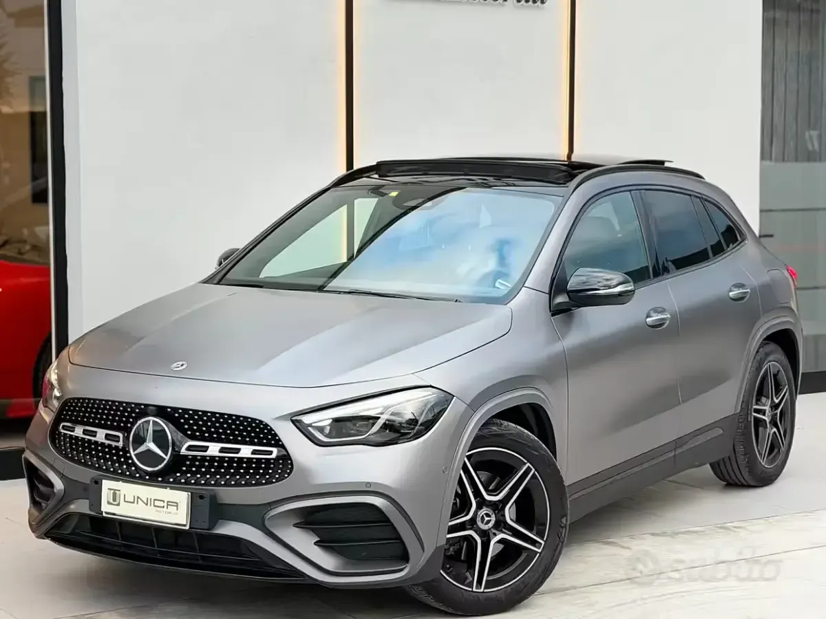 Usata Mercedes GLA200 Premium 150 CV (110 kW) 2024 Grigio SUV