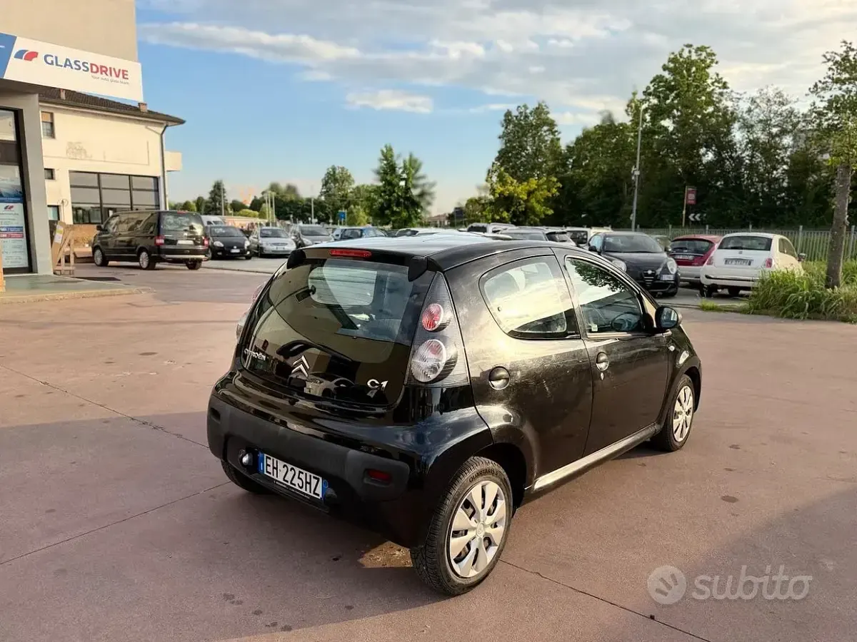 Usata Citroën C1 Attraction 68 CV (50 kW) 2011 Nero Utilitaria