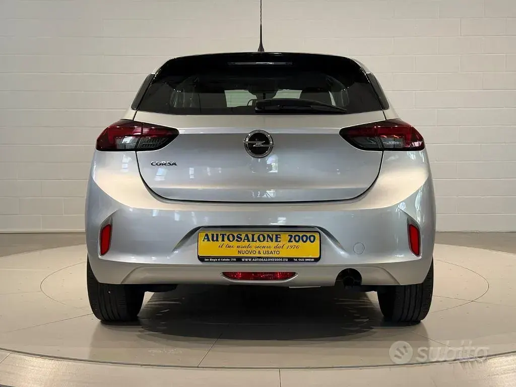 Usata Opel Corsa Design & Tech 75 CV (55 kW) 2022 Grigio Utilitaria