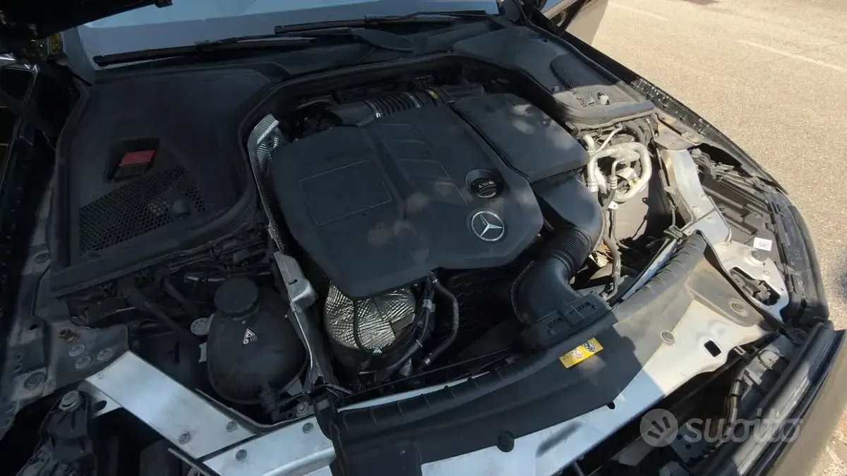 Usata Mercedes E200 150 CV (110 kW) 2018 Nero Berlina