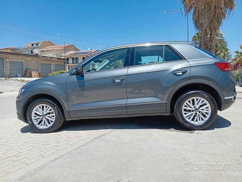 Usata VW T-Roc Business 150 CV (110 kW) 2021 Grigio SUV