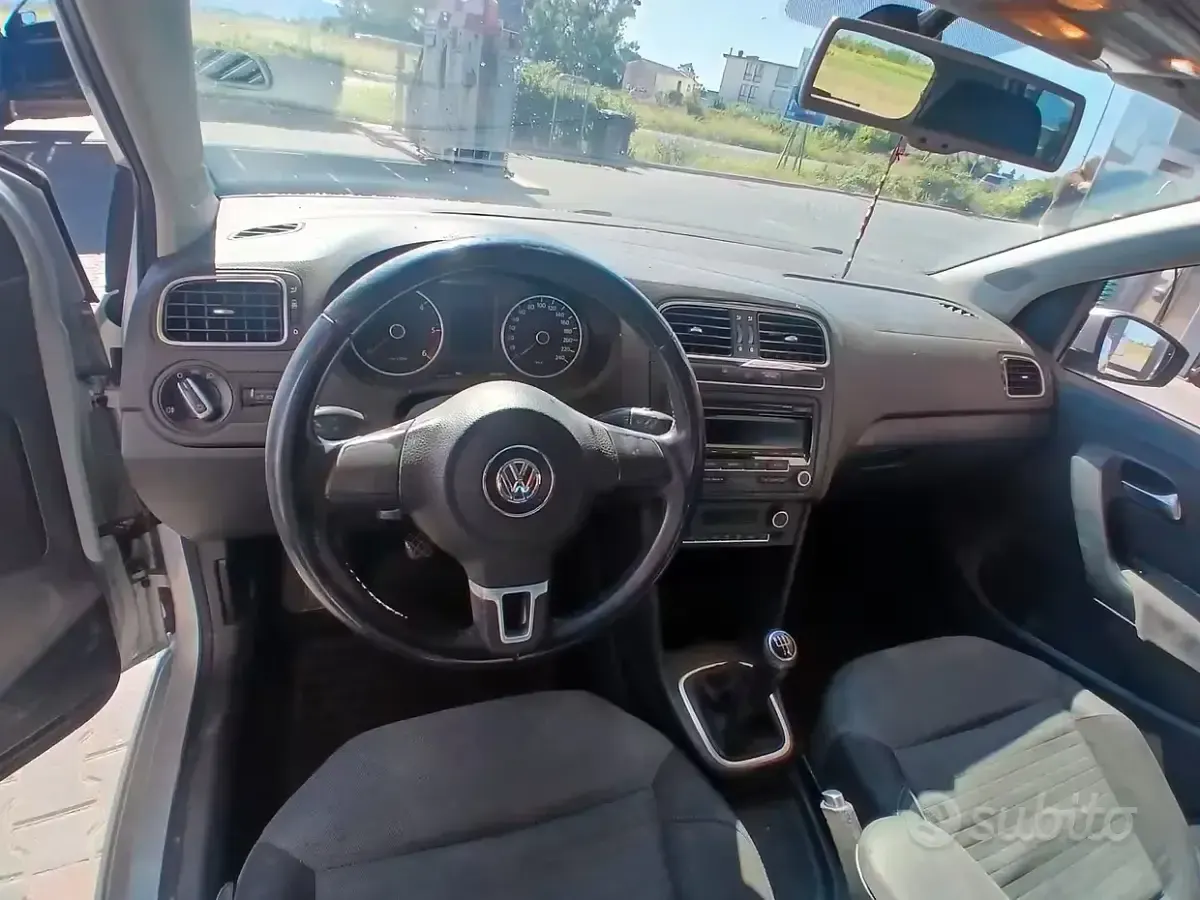 Usata VW Polo 60 CV (44 kW) 2012 Grigio Utilitaria