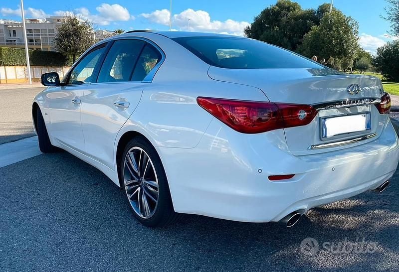 Usata Infiniti Q50 Sport Tech 170 CV (125 kW) 2016 Bianco Berlina