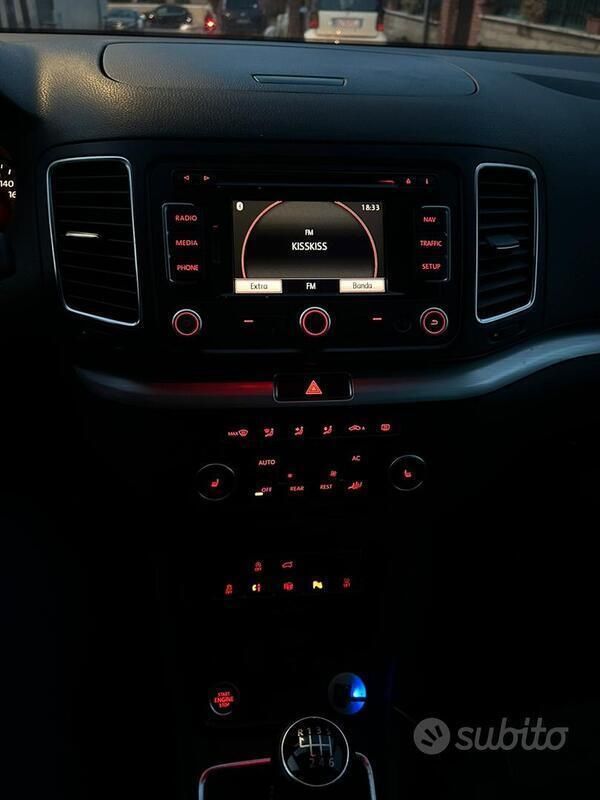 Usata VW Sharan Comfortline 140 CV (102 kW) 2011 Nero Monovolume