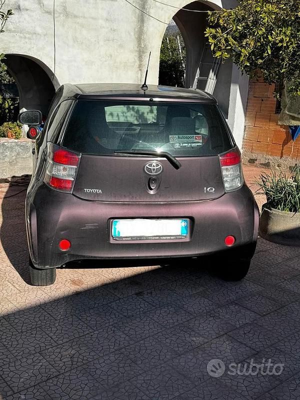 Usata Toyota iQ 68 CV (50 kW) 2009 Lilla Utilitaria