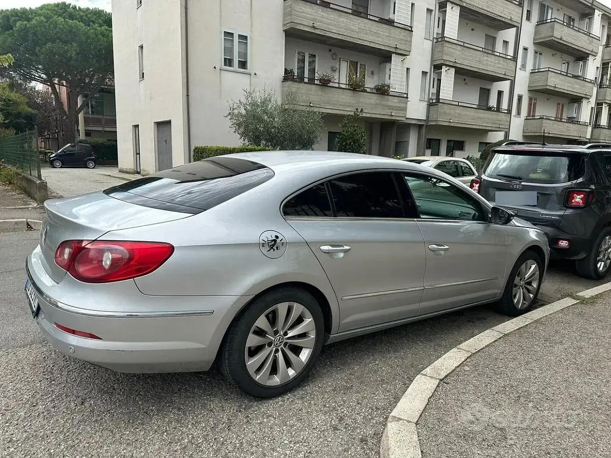 Usata VW Passat 140 CV (102 kW) 2010 Grigio Berlina