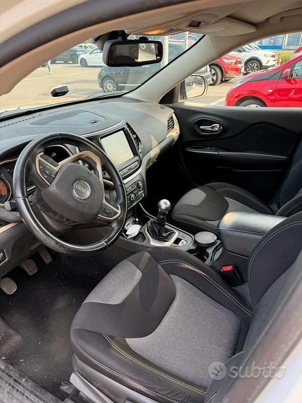 Usata Jeep Cherokee 140 CV (102 kW) 2015 Bianco SUV