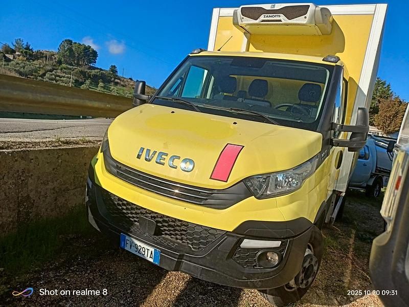 Usata Iveco Daily 179 CV (131 kW) 2019 Giallo Berlina