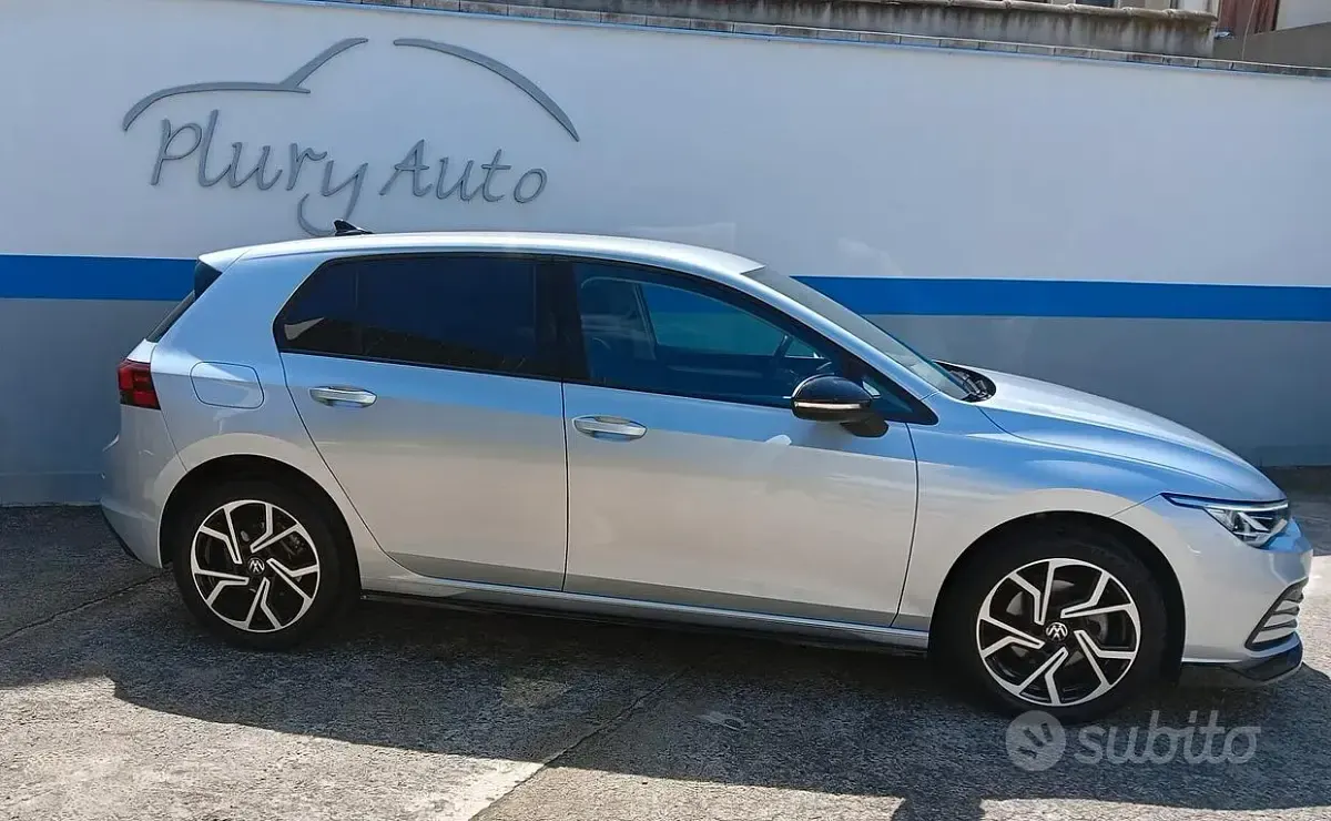 Usata VW Golf VIII Business 110 CV (80 kW) 2020 Grigio Berlina