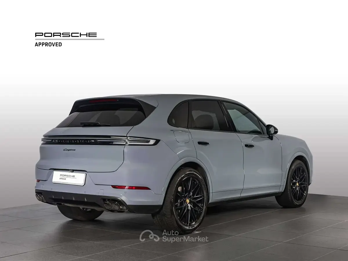 Usata Porsche Cayenne Sport 354 CV (260 kW) 2023 Grigio artico SUV