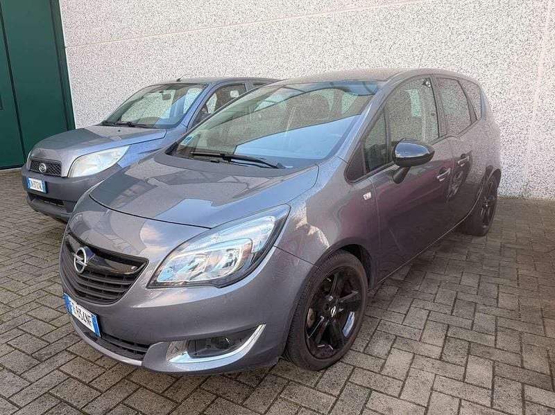 Grigio Usata 2016 Opel Meriva Design Edition Monovolume | 8900 € (Molto cara) - Immagine 1/4