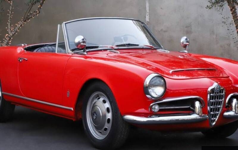 Rosso Usata 1965 Alfa Romeo Giulia Spider Cabrio | 69.000 € - Immagine 1/4