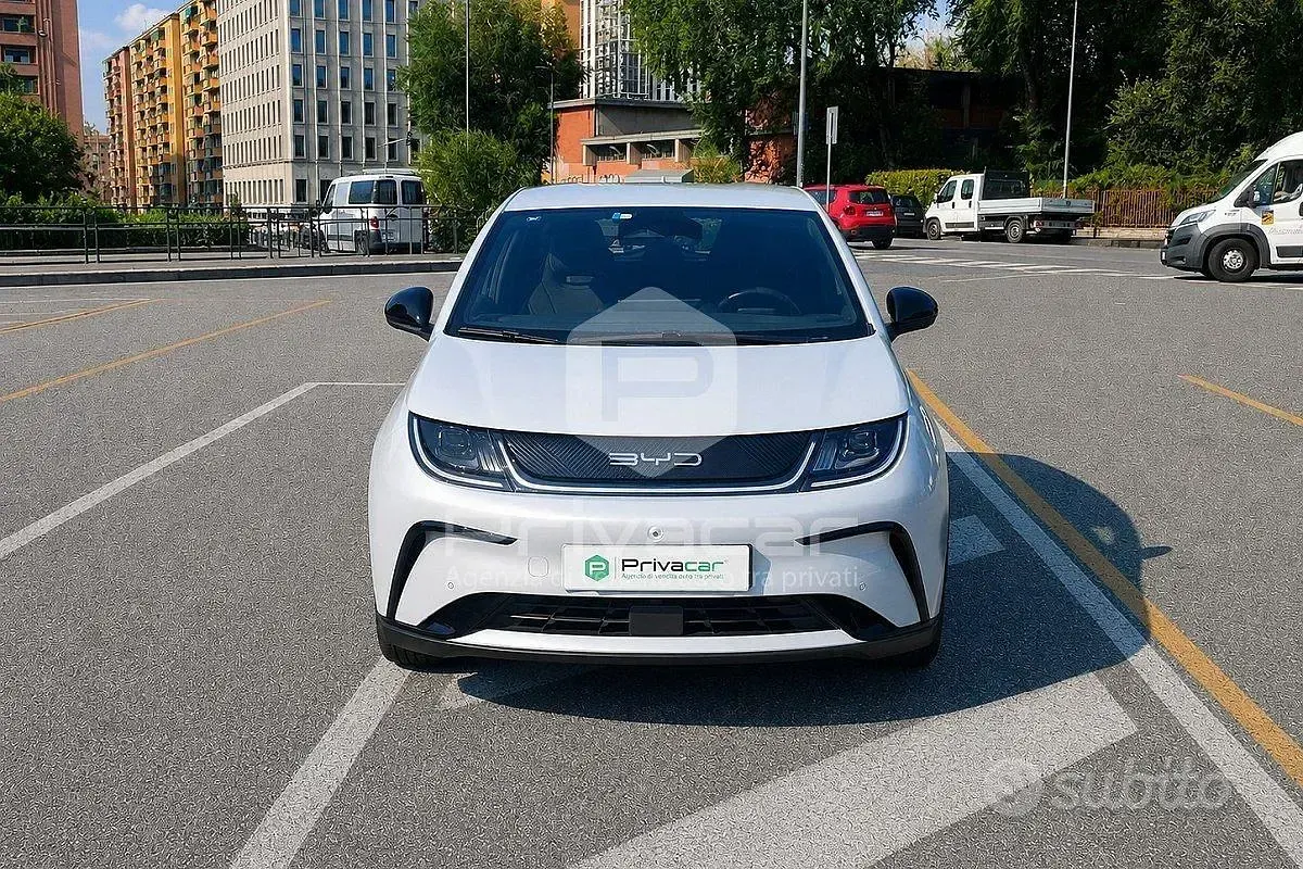 Usata BYD Dolphin Comfort 64 kW (88 CV) 2024 Utilitaria