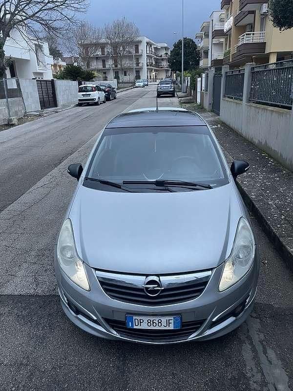 Usata Opel Corsa Sport 90 CV (66 kW) 2008 Berlina