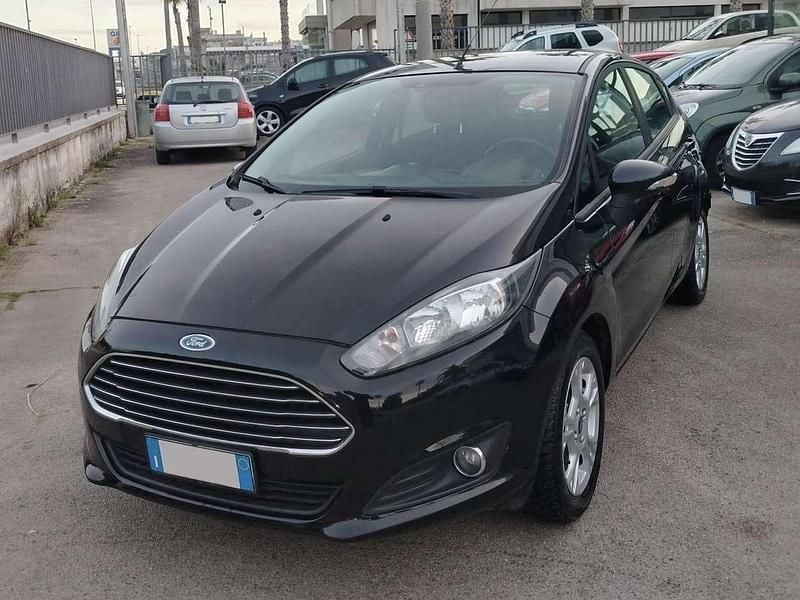 Usado Ford Fiesta Titanium 75 CV (55 kW) 2014 Negro Utilitario