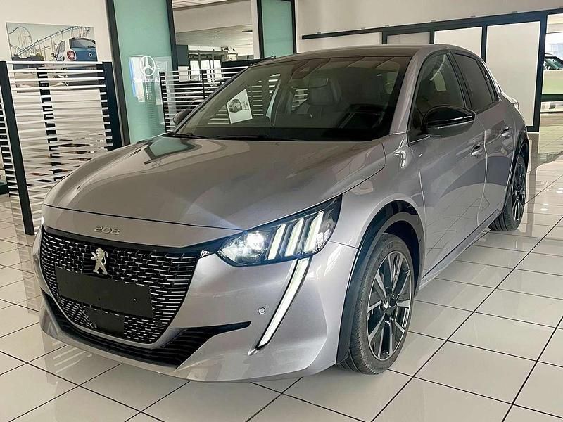 Grigio Usata 2023 Peugeot 208 GT Due volumi | 14.800 € (Ottimo prezzo) - Immagine 1/4