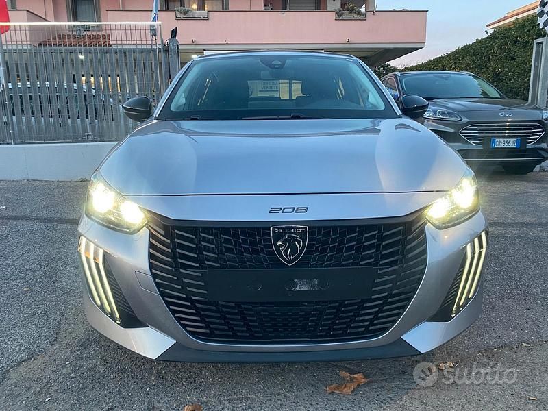 Usata Peugeot 208 Active 101 CV (74 kW) 2024 Grigio Utilitaria