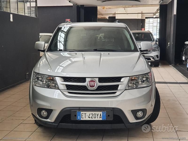 Usata Fiat Freemont Cross 170 CV (125 kW) 2014 Grigio SUV