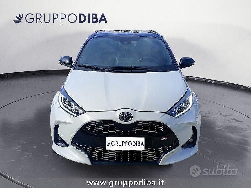 Usata Toyota Yaris Hybrid Sport 116 CV (85 kW) 2023 Grigio Berlina
