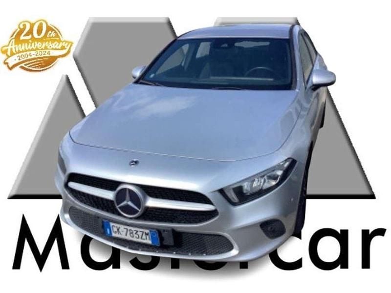 Argento Usata 2022 Mercedes A180 Tre volumi | 16.200 € (Super prezzo) - Immagine 1/4