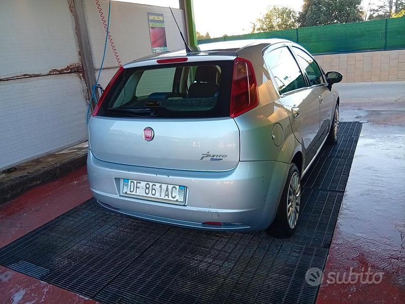 Usata Fiat Grande Punto 90 CV (66 kW) 2006 Grigio Utilitaria
