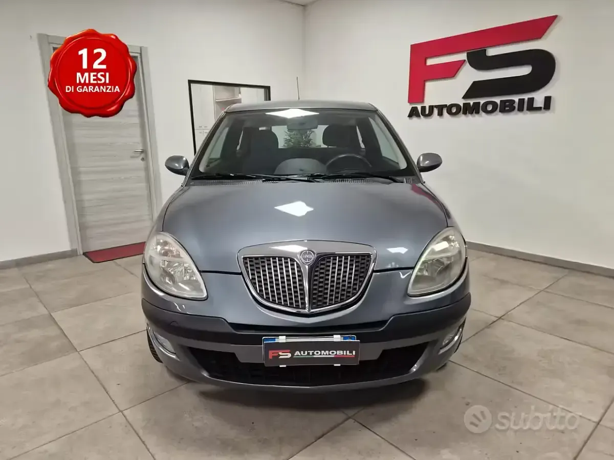 Usata Lancia Ypsilon 60 CV (44 kW) 2005 Grigio Utilitaria